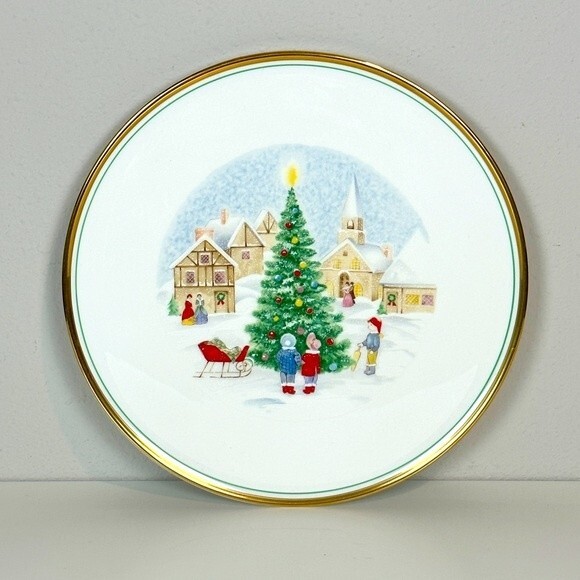 Mikasa Merry Christmas CAF02 11.75" Gold Rimmed China Chop Cake Plate Platter - Picture 1 of 6
